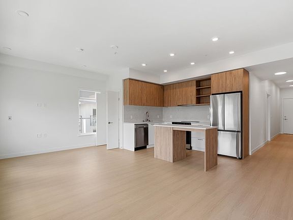 5th image of 82 1st St #62X
