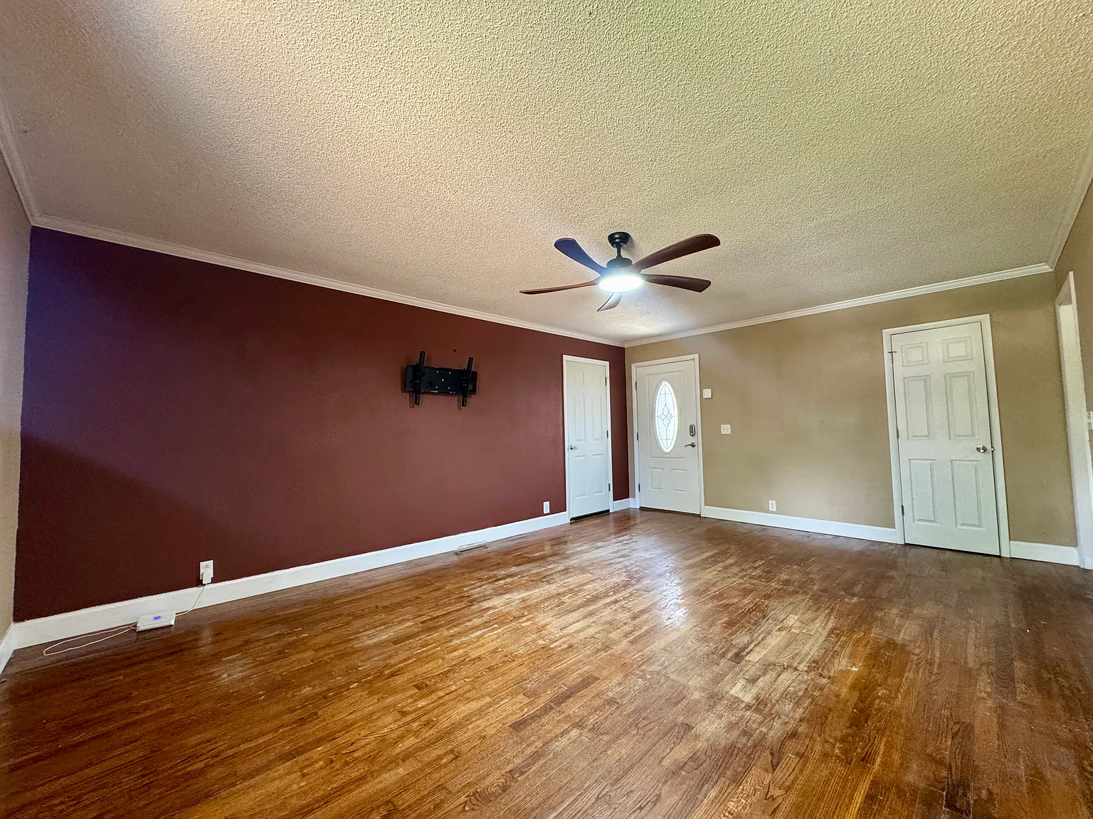 3 bed, 1.5 bath, 1120 sqft, $1,400 — Photo 3
