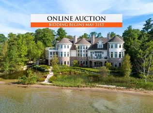 8425 Raspberry Ln, Charlevoix, MI 49720