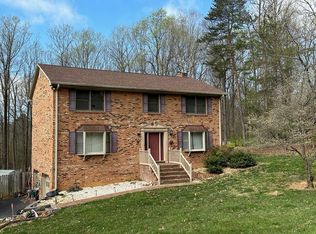 171 Rollingwood Ct, Troutville, VA 24175