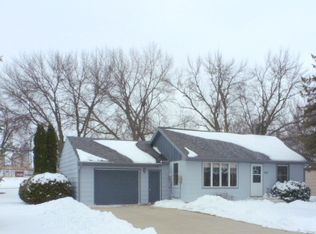 1713 Langley Ave, Windom, MN 56101
