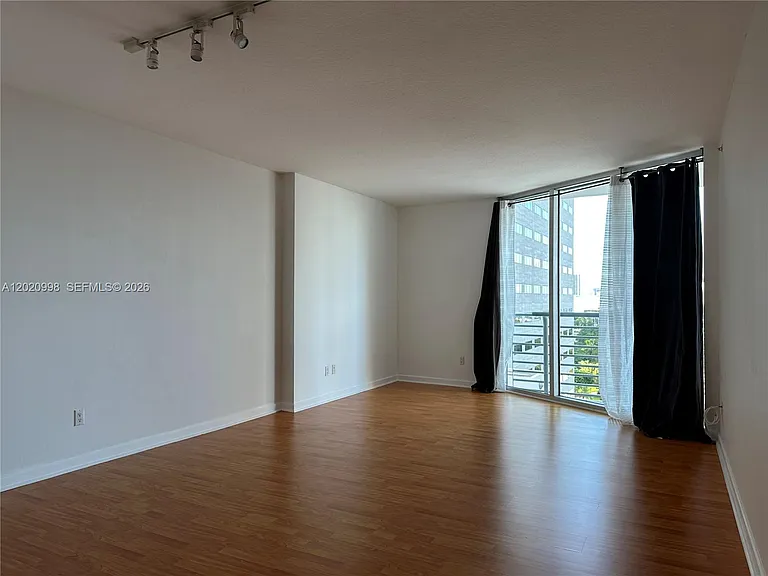 325 Biscayne Blvd #1516 — Photo 7
