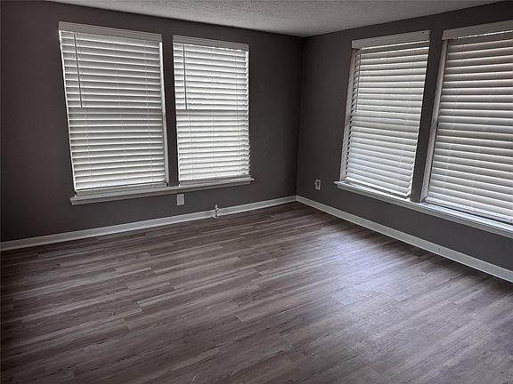 2nd image of 600 Saint Lawrence River Rd