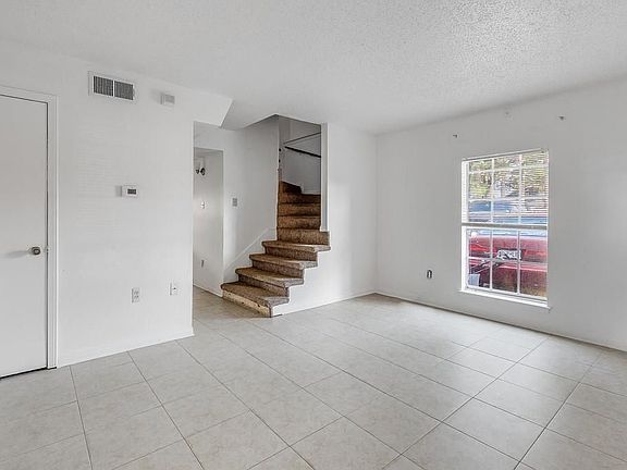 3rd image of 55 Brandon Hall Dr APT B