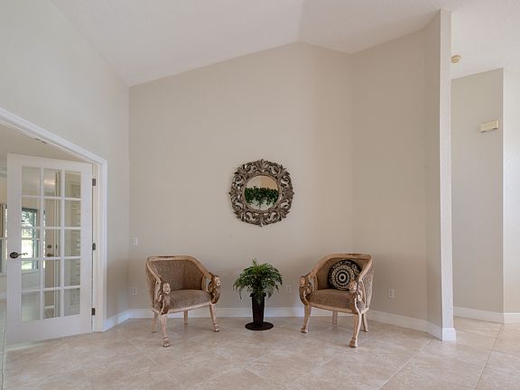 5th image of 5055 Greenway Dr