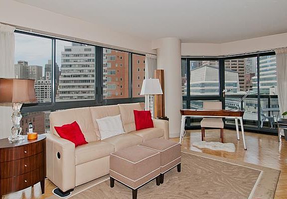 3rd image of 200 E 61st St APT 12A