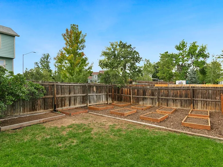 4201 Beaver Creek Dr — Photo 16