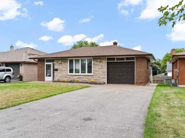 387 Fairlawn St, Oshawa, ON L1J 4R2
