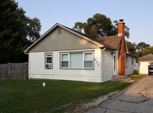 402 Santa Barbara Rd, McHenry, IL 60051