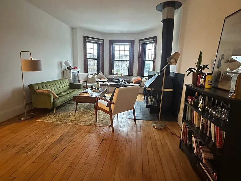 6-1157 Commonwealth Ave #6 — Photo 2