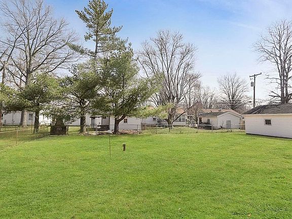 5th image of 1107 N Boeke Rd