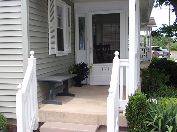 3rd image of 371 W Clearview Ave