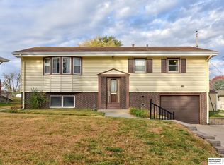 6716 S 52nd St, Omaha, NE 68117
