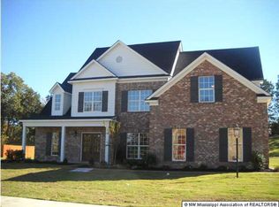 605 Shadow View Dr E, Hernando, MS 38632