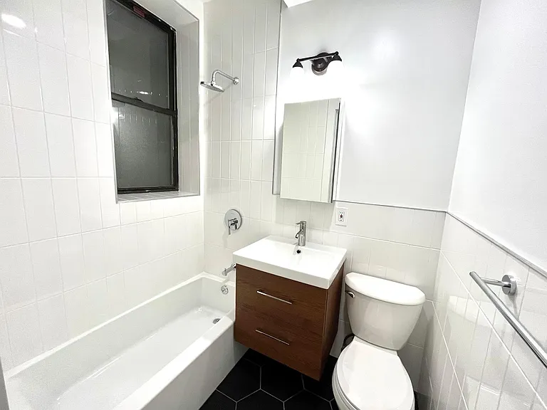 440 10th Ave #1RS — Photo 6