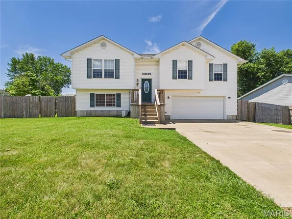 121 Penny Ln, Farmington, MO 63640