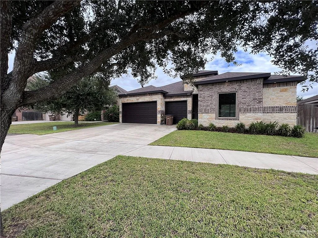 4 bed, 3.5 bath, 2451 sqft, $2,700 — Photo 4