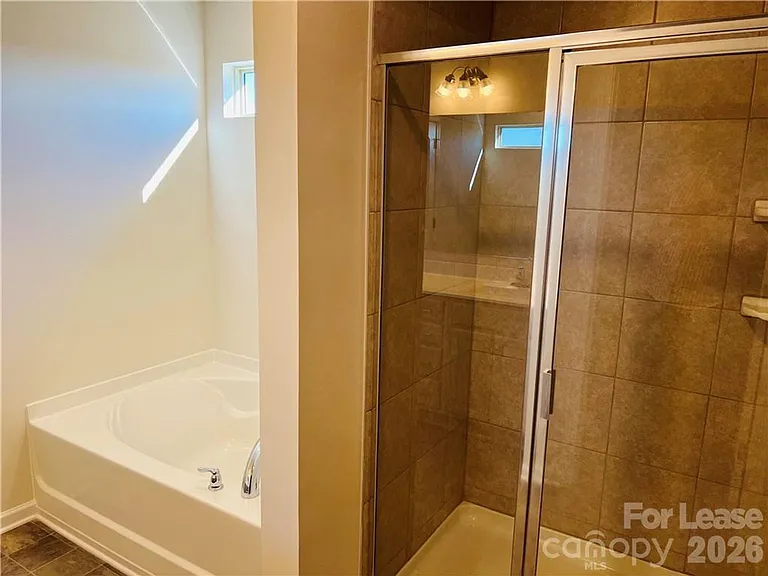 1015 Maylen Trce — Photo 10