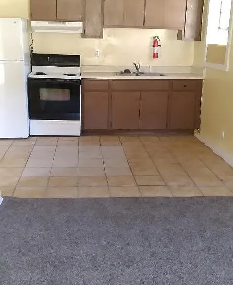 10 Thomas Dr #2 — Photo 1