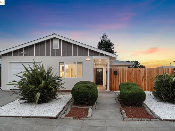 3146 Groom Dr, Richmond, CA 94806