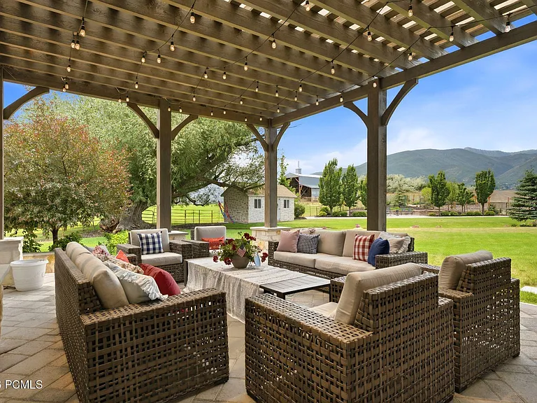 71 W Farm Springs Ln — Photo 33