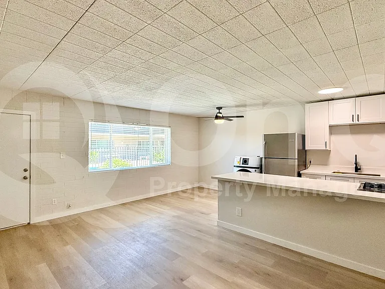 25 E Eva St #10 — Photo 6