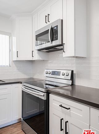 3rd image of 621 San Vicente Blvd APT 205