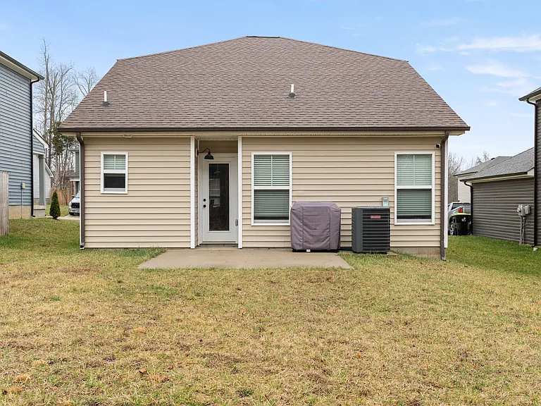 412 Hillside Dr — Photo 21