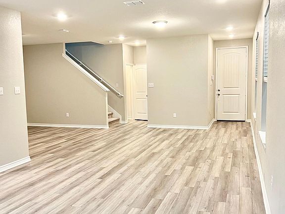 4th image of 4955 Usaa Blvd #16