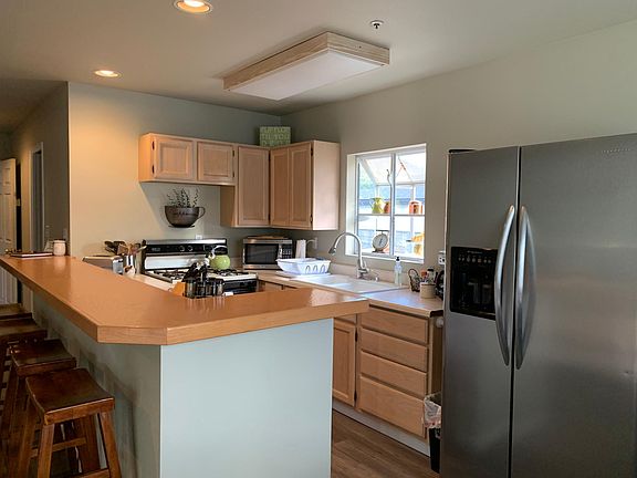 4th image of 236 Highland Pl #2