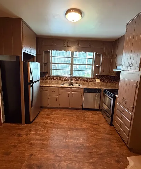 3160 Lake Ave — Photo 4