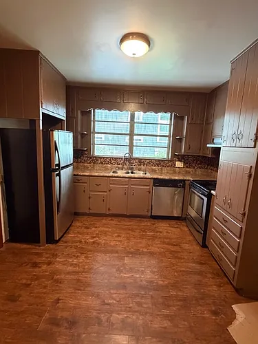 3160 Lake Ave Photo 1