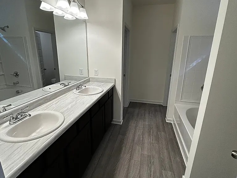 1400 Kammi St — Photo 3