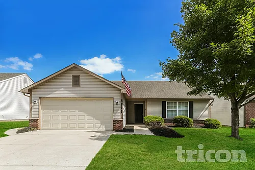 4811 Oakforge Dr Photo 1