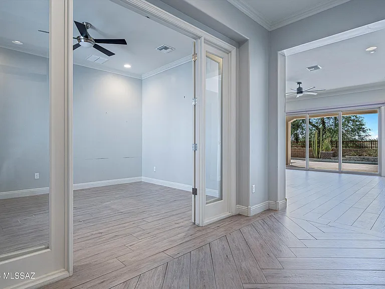 2447 N Wychwood Ct — Photo 6