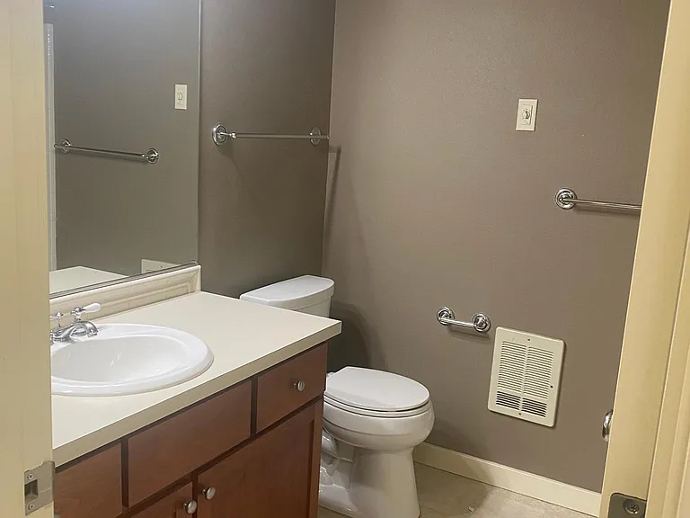 2145 NE 50th Way #2145 — Photo 15