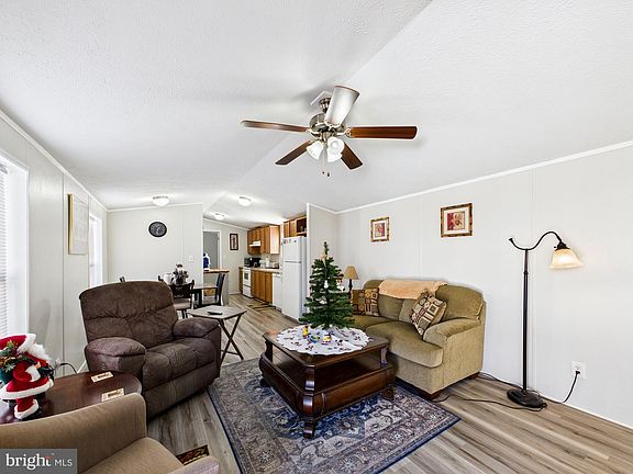 2nd image of 32295 Briarwood Ln