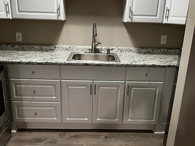 712 Main St — Photo 2