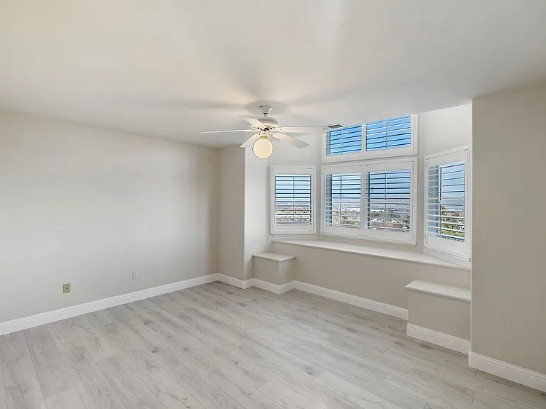6186 Squires Ln — Photo 17