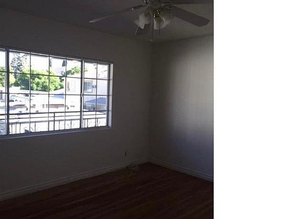 3rd image of 14152 1/2 Sylvan St
