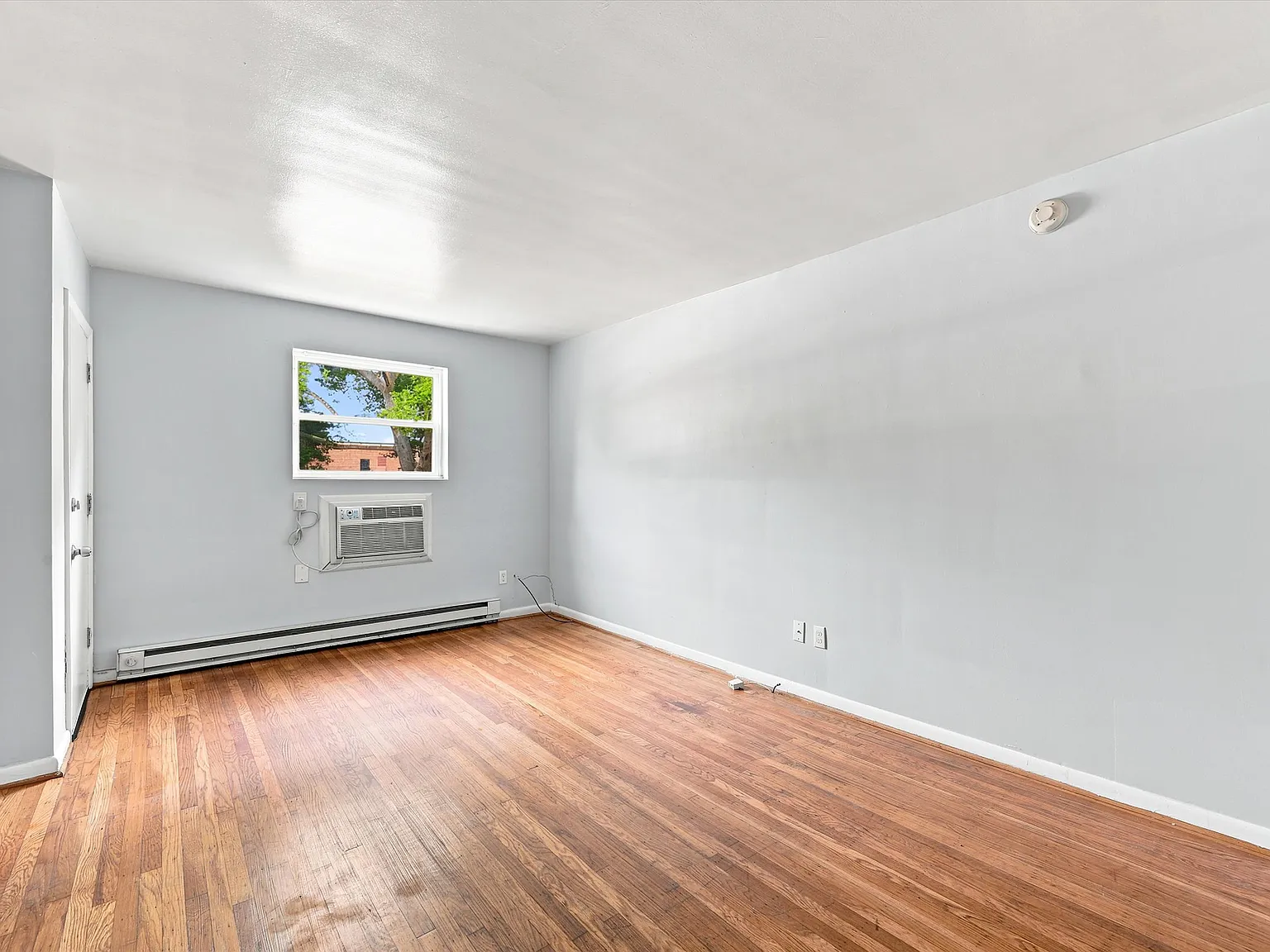 1 bed, $1,050 — Photo 1