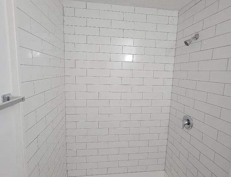 105 Maple Dr #B — Photo 17