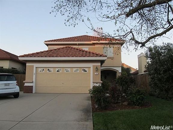 2nd image of 106 Lynton Ct