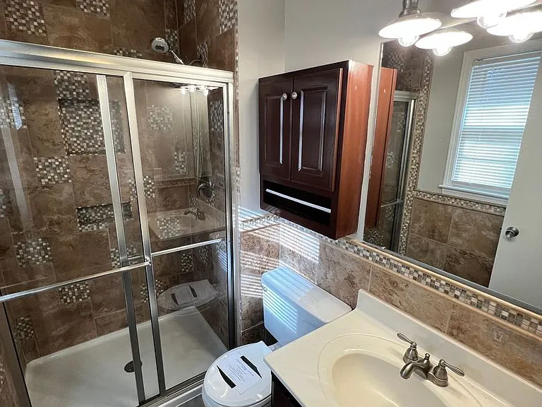 843 W Kansas St — Photo 16