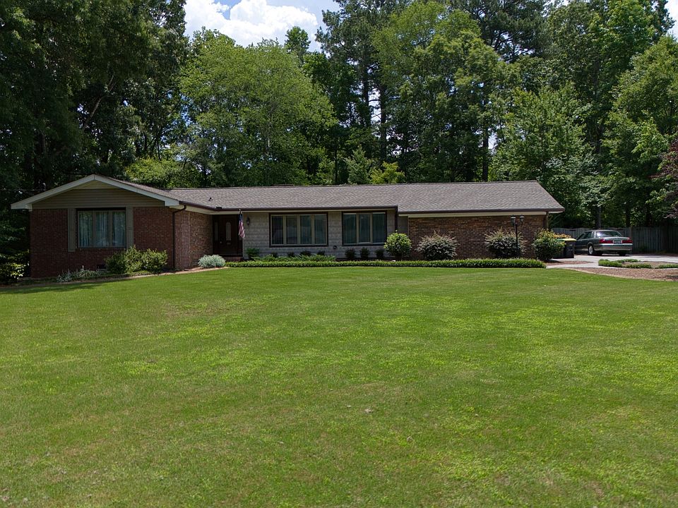 1st image of 109 Rollingwood Cir