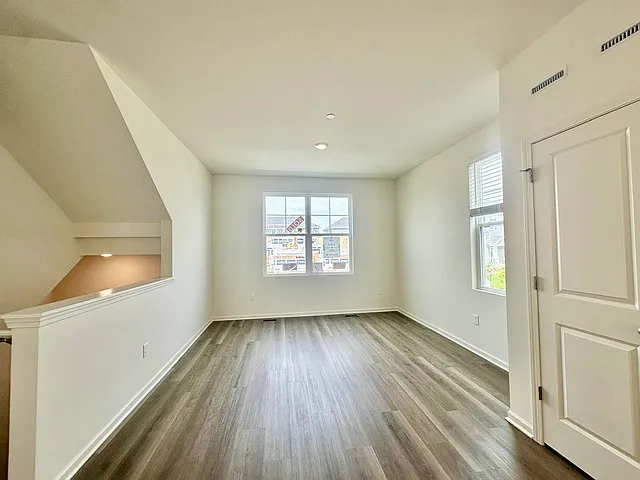 2267 Glacier St — Photo 12