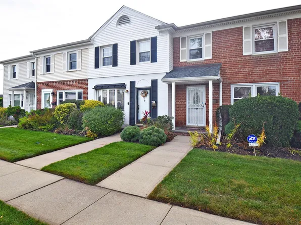 1810 Front Street #7, East Meadow, NY 11554