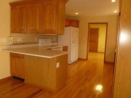 3rd image of 388 Castle St