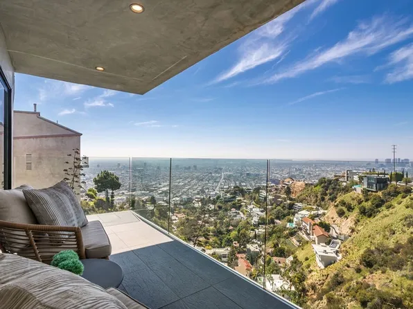 8506 Magnolia Dr #1, Los Angeles, CA 90046