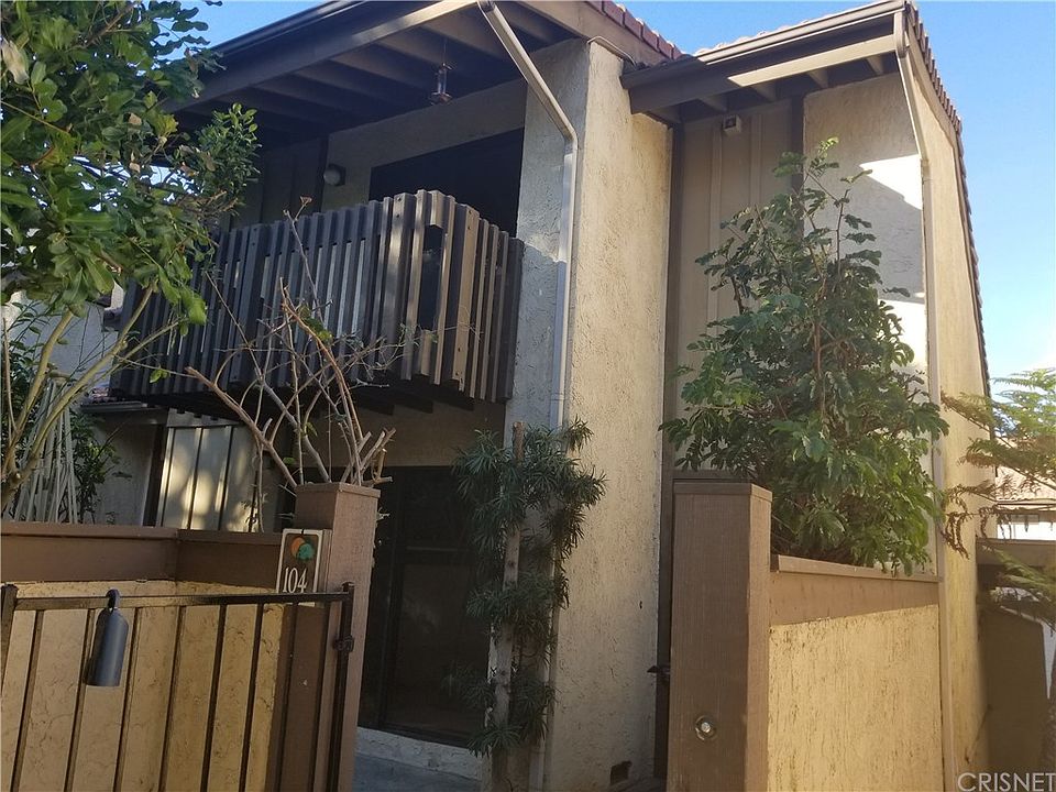 1st image of 21545 Erwin St Unit 104
